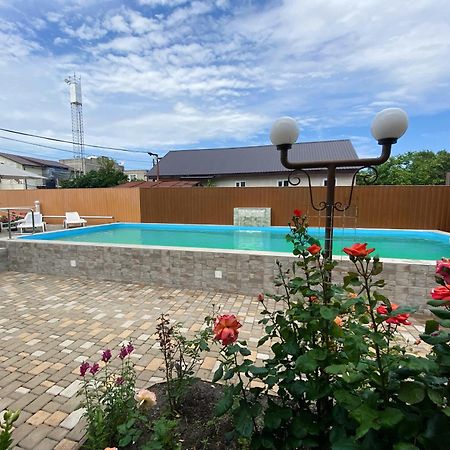Solnechnaia Dacha Aparthotel Затока Екстериор снимка