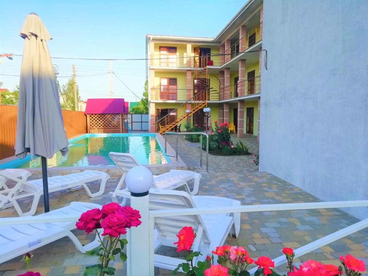 Solnechnaia Dacha Aparthotel Затока Екстериор снимка