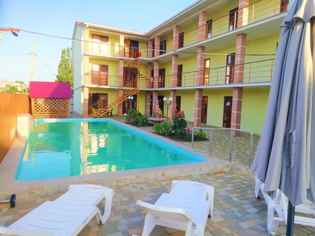 Solnechnaia Dacha Aparthotel Затока Екстериор снимка