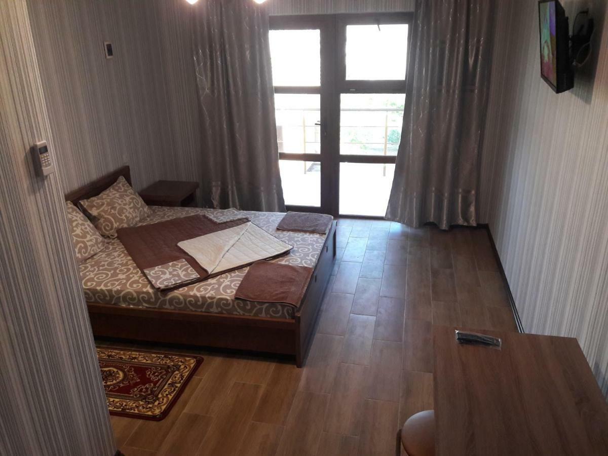 Solnechnaia Dacha Aparthotel Затока Екстериор снимка