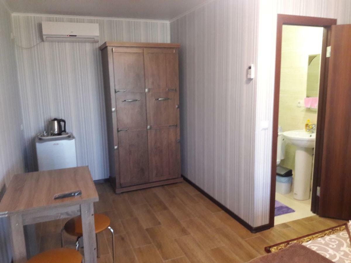 Solnechnaia Dacha Aparthotel Затока Екстериор снимка