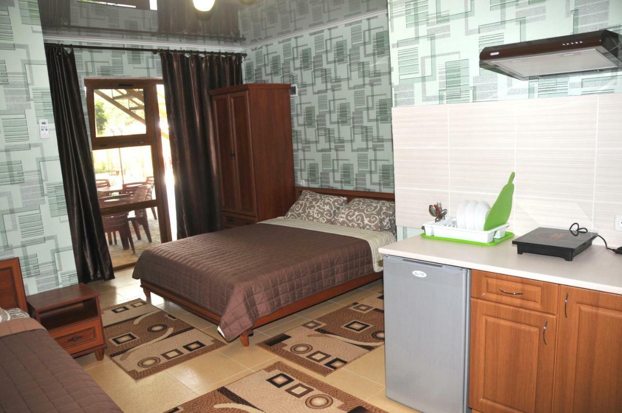 Solnechnaia Dacha Aparthotel Затока Екстериор снимка